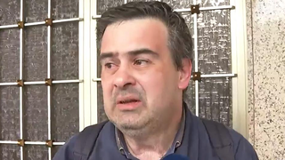 Un bărbat și-a ucis mama și a recunoscut crima în direct, la televizor, în timp ce autoritățile îl căutau: "Nu am mai suportat-o"