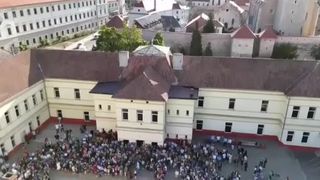 VIDEO O școală din Aiud a c&acirc;știgat campania &bdquo;Facem școala bine&rdquo;