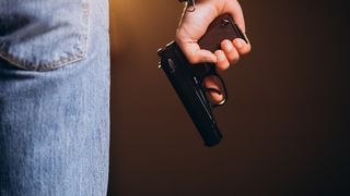 Și-a ucis fiul, iar instanța l-a declarat nevinovat. Motivul șocant pentru care bărbatul și-a împușcat copilul: "Nu a existat altă cale"  