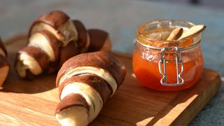 Cât timp se fierbe gemul de gutui: O rețetă clasică pentru toamnă