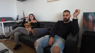 Clipe cumplite pentru doi rom&acirc;ni stabiliți &icirc;n Suedia. Au povestit prin ce au trecut: &bdquo;A &icirc;nceput să arunce obiecte după noi și să ne spună să plecăm &icirc;napoi &icirc;n țara noastră&rdquo;