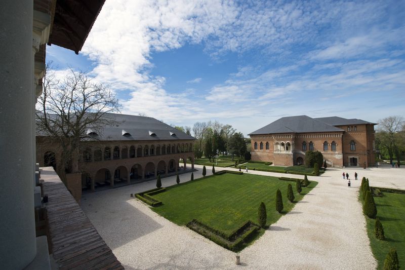 Locuri frumoase de vizitat toamna lângă București: Palatul Mogosoaia