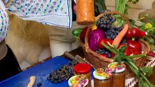 VIDEO „Îți ia o oră cu totul!”. Rețetele savuroase, din Vrancea preluate