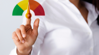 Ce este scorul de credit și cum &icirc;l &icirc;mbunătățești &icirc;nainte de a aplica pentru credit