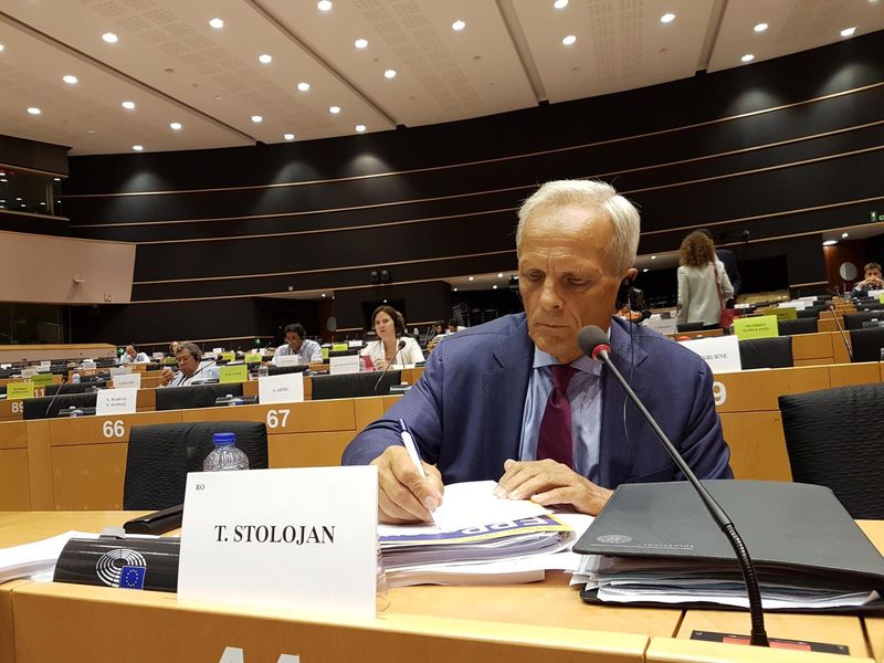 Theodor Stolojan a fost premier, europarlamentar și economist la Banca Mondială