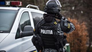 VIDEO Desant al Poliției în Țăndărei. Toate ieșirile din oraș sunt blocate