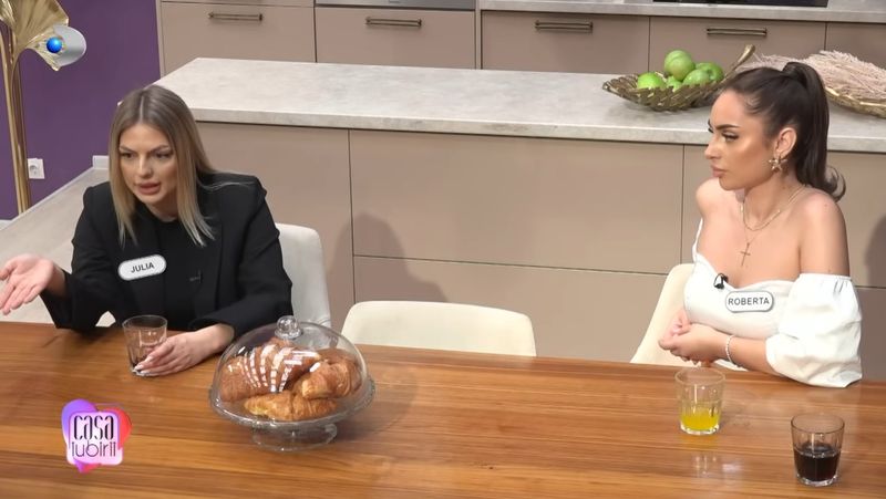 Julia dă cărțile pe față și recunoaște ce simte pentru Robi.