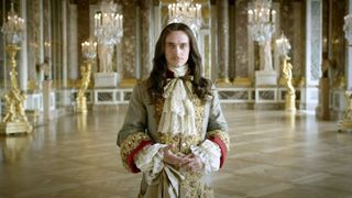 Versailles, un serial de epoca spectaculos, va fi difuzat de Kanal D