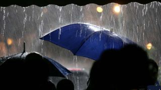 Ploile traversează Rom&acirc;nia de la vest spre est. HARTA fenomenelor meteo din weekend