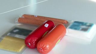 VIDEO Mezelurile fără carne și br&acirc;nzeturile fără lapte, cele mai noi produse de la raft