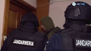 VIDEO „Nu știu nimic, Doamne ferește!”. Traficant în casa părinților