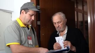 VIDEO Poștașii au început recuperarea datoriilor la Fisc. Românii care se află pe listă primesc scrisori cu taxele neplătite  