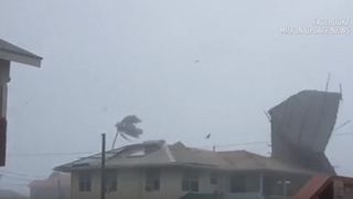 VIDEO Uraganul Milton a lovit Florida. A venit &icirc;nsoțit de fenomene neobișnuite și a făcut prăpăd