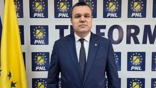 VIDEO Senatorul Eugen P&acirc;rvulescu, adus cu mandat la DNA. De ce este acuzat politicianul care anunțase recent că pleacă din PNL