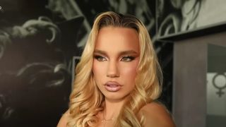 VIDEO Cursuri de perfecționare &icirc;n make-up! Mii de femei au venit la Cluj-Napoca