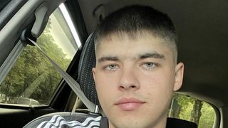 Ion a murit pe loc, în mașina făcută praf. Tânărul avea 21 de ani și era subofițer superior: "Angajat modest, disciplinat și un bun profesionist. Drum lin"