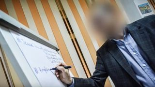 VIDEO &bdquo;Frică,&nbsp;teroare,&nbsp;hărțuire constantă&rdquo;. Profesor de la Universitatea din Sibiu, acuzat de abuzuri de mai mulți studenți. Cadrul didactic spune că nimic nu e adevărat