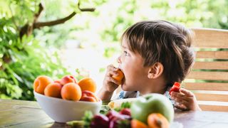 VIDEO „Am convenit să nu încurajăm dulcele la grădiniță”. Mâncarea sănătoasă se învață în primii ani de viață