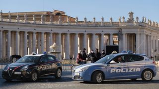 barbat batut, i-a dat foc, spital, romanca 