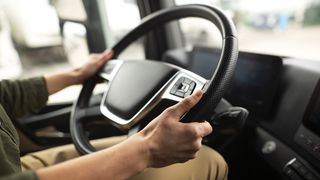 De la brutărie, la condus. O româncă face zeci de mii de lire pe an ca șofer pe autobuz, în Londra: "Separ viața personală de muncă"