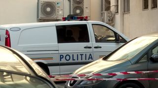 O dubă de jandarmi, implicată într-un accident pe un bulevard aglomerat din Capitală. Ce s-a întâmplat cu oamenii legii după impact