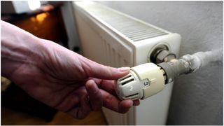 VIDEO C&acirc;nd se dă drumul la căldură