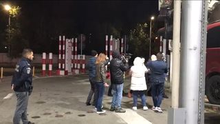 UPDATE VIDEO Adrian Marțian și cei trei copii "răpiți" au fost aduși în țară. Milionarul a fost reținut 