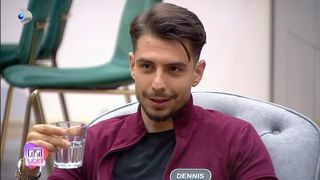 Dennis nu vrea să afle lucruri despre fosta relație a Alexandrei
