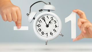 Studiu: 8 din 10 români se declară afectați de trecerea la ora de iarnă