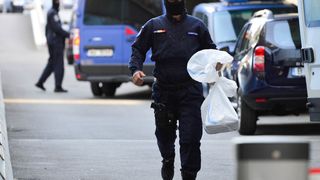 VIDEO O doctoriță falsă, reținută la Timișoara. Făcea operații estetice fără să aibă pregătire medicală