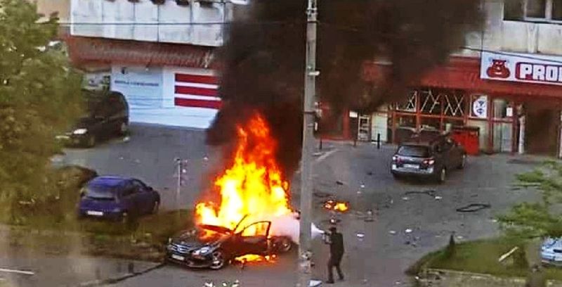 Masina lui Ioan Crisan, aruncată în aer