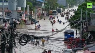 VIDEO &bdquo;Chiar și casele noastre s-au scufundat&rdquo;. Furtuna Trami a făcut prăpăd &icirc;n Filipine