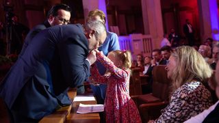 nicolae ciuca, campanie electorala, alegeri 2024, nicolae ciuca sotie 