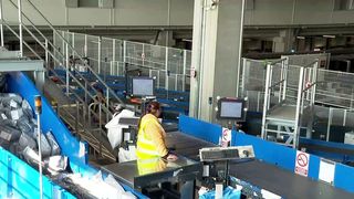 VIDEO &bdquo;Este testul suprem&rdquo;. Black Friday, olimpiada curierilor