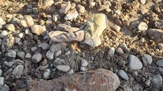 O bombă funcțională din Al Doilea Război Mondial, descoperită pe o stradă din Bihor. Un muncitor a găsit-o când lucra la canalizare