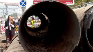 VIDEO Bucureștenii se plâng că trăiesc ca în Evul Mediu. O avarie la rețeua de termoficare a lăsat peste o mie de blocuri fără apă caldă și căldură