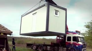 Casa mobilă în care va locui bătrâna