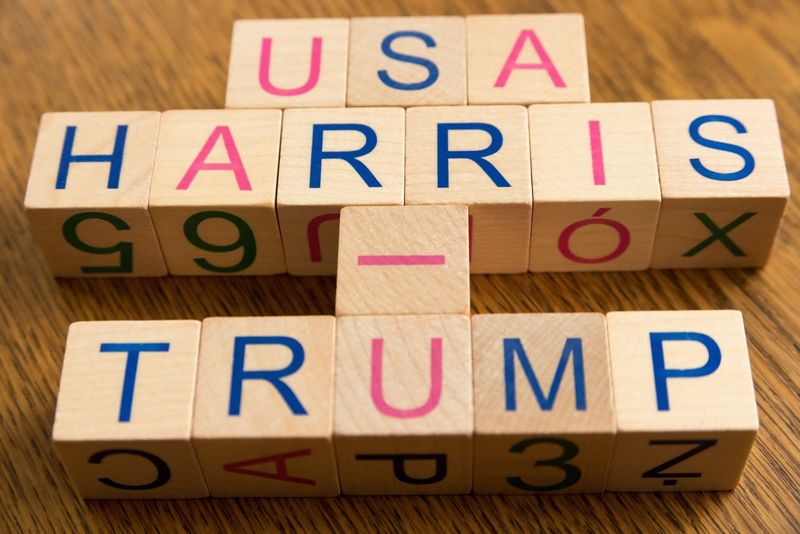 Donald Trump și Kamala Harris s-au întrecut în derapaje