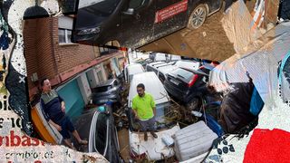 Rom&acirc;nii Gabi, Dana și fiica lor Alex au fost găsiți morți &icirc;ntr-un garaj din Valencia. Tăvălugul apei i-a luat prin surprindere