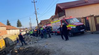 muncitor mort, barbat ranit, alba 