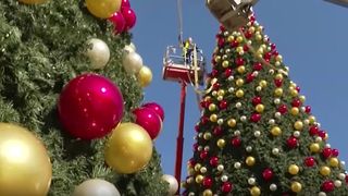 VIDEO Sibiul, pregătit pentru sărbătorile de iarnă. T&acirc;rgul de Crăciun, atracția principală din această perioadă 