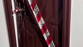 VIDEO Și-a ucis fiul invalid, apoi și-a pus capăt zilelor! Modul înfiorător în care au găsit anchetatorii  trupurile celor doi