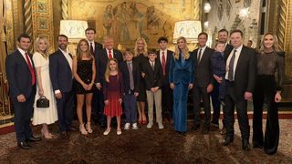 De ce lipsește Melania Trump din poza de familie