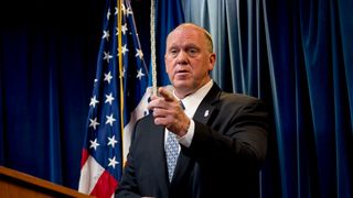 Cine este Tom Homan, "țarul frontierelor", pe care Trump &icirc;l face responsabil cu deportările &icirc;n masă