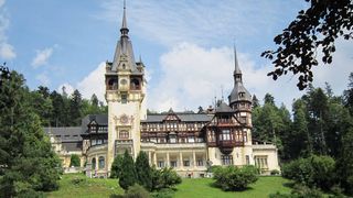 VIDEO Castelul Peleș, în centrul unui scandal legat de revânzarea biletelor de intrare. Ministerul Culturii trimite corpul de control