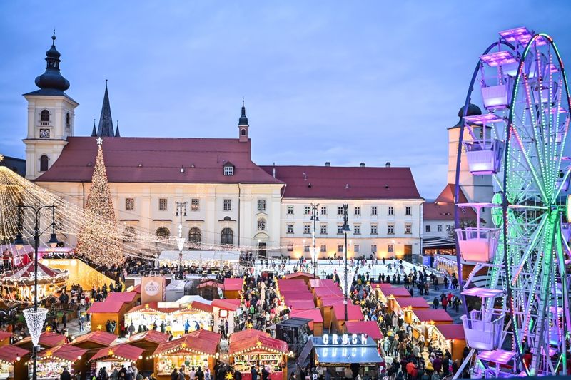 La ce oră se aprind luminițele de Crăciun în Sibiu în 2024