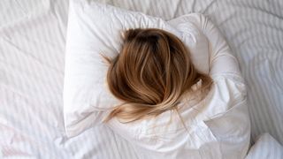 În ce poziție să dormi noaptea, în funcție de ce probleme de sănătate ai