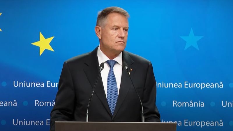 Salariul minim european devine lege în România. Klaus Iohannis a semnat decretul