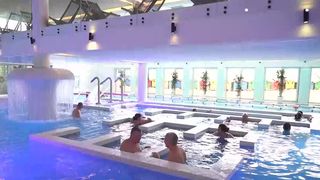 VIDEO &bdquo;Am venit să &icirc;ntineresc&rdquo;. Spa și nămol la mare, indiferent de sezon