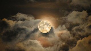 Luna Plină pe 15 noiembrie 2024